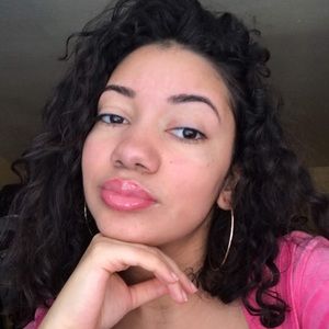 Meet your Posher, Yuleisy